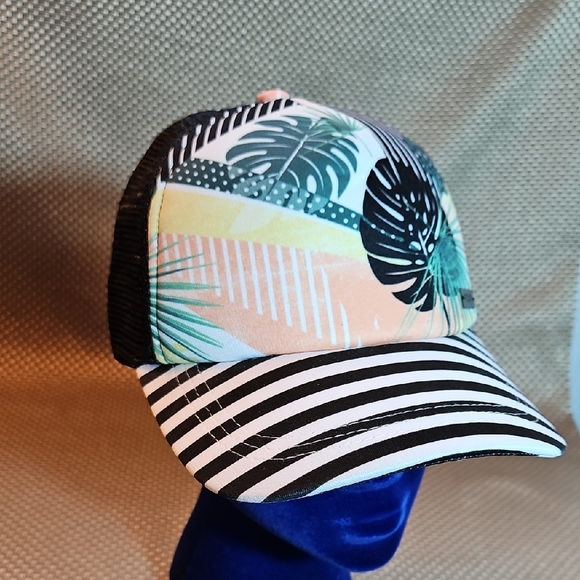 Roxy Women's Water Come Down Trucker Hat Marshmallow Antares Beach Surf Adjust - Picture 3 of 6